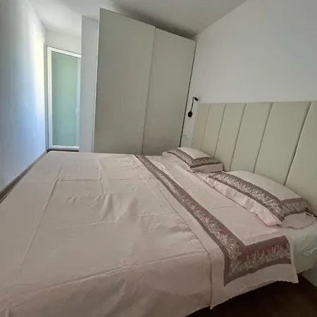 Kaja Apartment
