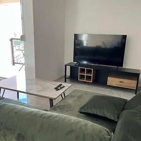 Kaja Apartment *